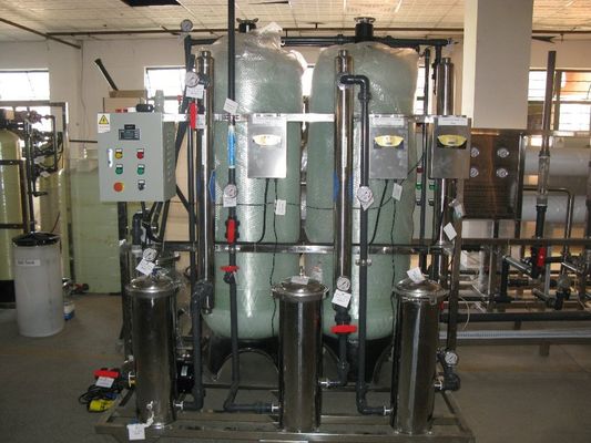 Circuit du refroidissement 600KG désionisé par laboratoire, installation de traitement de l'eau de déminéralisation de FRP
